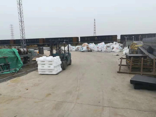 The tray polyurea spraying construction